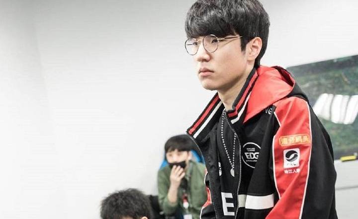 将与年轻的 将与年轻的